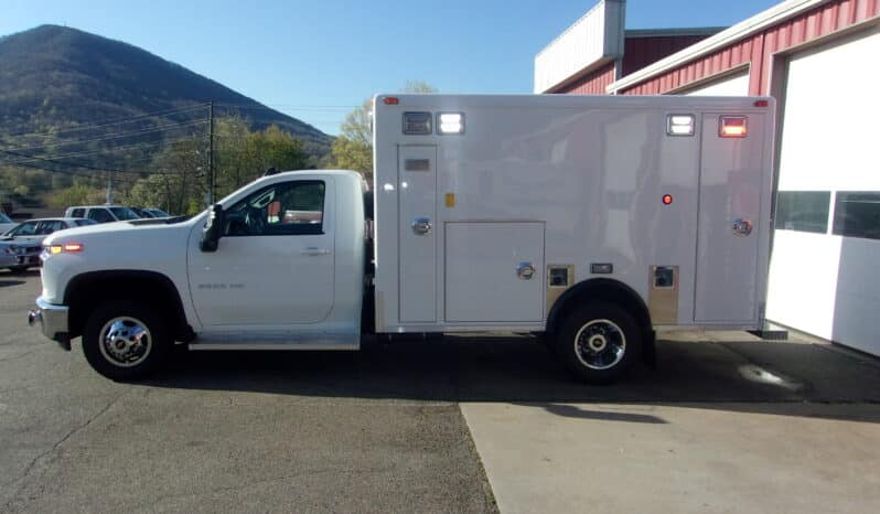 (6) More 2022 Chevy 3500HD 4wd Diesel or Gas New Remounted Ambulances full